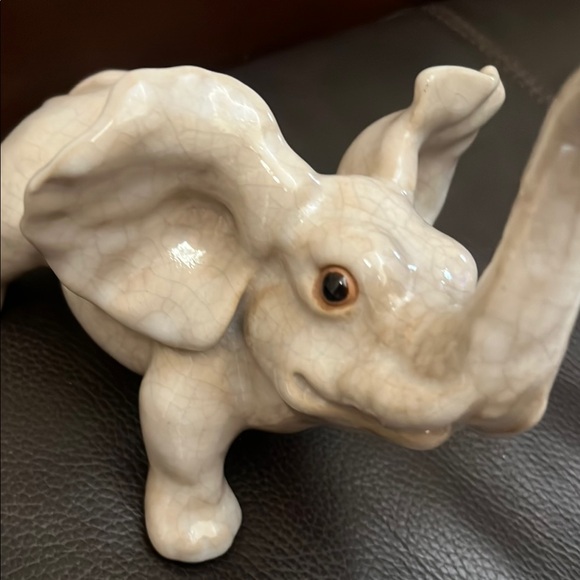 Vtg Elephant Crackle Glazed Ceramic Figurine Trunk Up - Picture 7 of 8